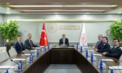 Bakan Uraloğlu, Kırgızistan'ın Ankara Büyükelçisi Kazakbaev ile bir araya geldi