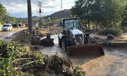 Barajın suyu taştı, mahalleyi sel bastı