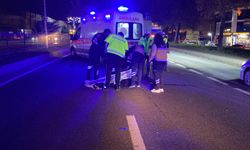 Bariyerden atlayıp karşıya geçmek isteyen yaya otomobil altında öldü