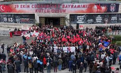 Beşiktaş'ta Cumhuriyet yürüyüşü düzenlendi