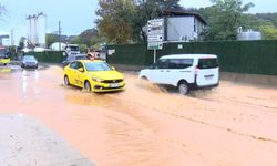 Beykoz'da yolu çamurlu su bastı
