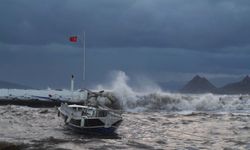Bodrum'da feribot seferlerine fırtına engeli