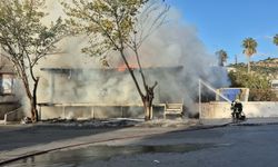 Bodrum'da tadilat yapılan iş yerinin bulunduğu binada yangın