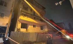 Boşaltılan binada balkon çöktü, sokak giriş-çıkışa kapatıldı