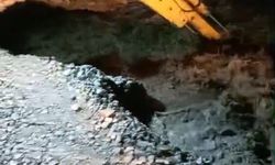 Bursa'da köprü çöktü; yolda mahsur kalan sürücüler kurtarıldı