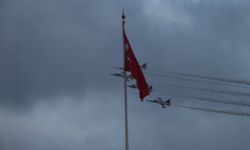 Cumhuriyet Bayramı'nda Türk Yıldızları'ndan Anıtkabir'de saygı uçuşu