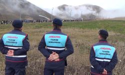 Cumhuriyet'in ruhunu Palandöken'in zirvesine taşıdılar