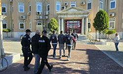 Didim'de 25 kaçak göçmen yakalandı; 3 organizatör tutuklandı