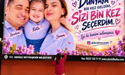 Eşine ve kızına sevgisini billboardlara taşıdı