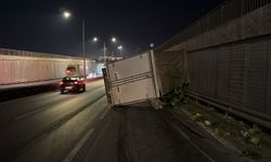 Eskişehir'de 4 ton marul yüklü kamyonet devrildi
