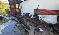 Evin çatısında çıkan yangın söndürüldü
