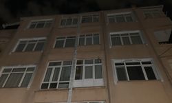 Eyüpsultan'da kolonlarından ses gelen 5 katlı bina tahliye edildi