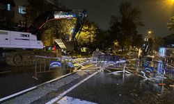 Eyüpsultan'da yağış sırasında yol çöktü