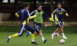 Fenerbahçe, Dirk Kuyt yönetiminde çalıştı