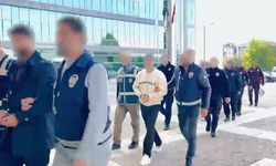 Firma kıyafeti giyip iş makinesiyle yer altındaki kabloları çalan 6 şüpheli tutuklandı / Ek fotoğraflar