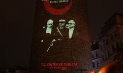 Galata Kulesi'nde 29 Ekim'e özel Atatürk gösterisi