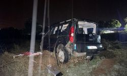 Hafif ticari araç takla atıp şarampole yuvarlandı: 1 ölü, 4 yaralı