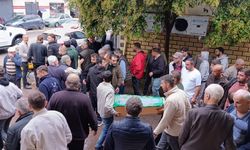 Halasının elini bırakıp çıktığı yolda otomobil çarpan Melis bebek toprağa verildi