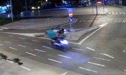İki motosikletin çarpıştığı kaza kamerada; 3 yaralı