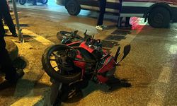 İki motosikletin çarpıştığı kazada 1 yaralı; o anlar kamerada