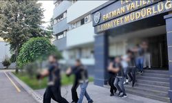 İş yerine silahlı saldırı düzenlenip 15 milyon lira haraç istendiği iddiasına 2 tutuklama