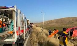 İşçi servis minibüsü devrildi: 6 yaralı