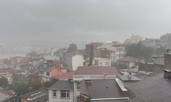 İstanbul'da kara bulutların geçişi görüntülendi