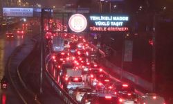 İstanbul'da sağanakla birlikte trafik yoğunluğu