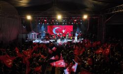 Kağıthane'de 29 Ekim coşkusu Resul Dindar konseriyle yaşandı