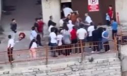 Kağıthane'de 4 çocuğu 'Kuş göstereceğim' yalanıyla kandırmaya çalışan 2 şüpheli kendilerini otoparka kilitledi