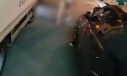 Kağıthane'de çıplak halde markete girip müşterilere saldırdı; polis otomobilin altında yakaladı