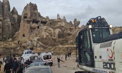 Kapadokya'da peribacasından kopan kayalar düştü; 2 ölü, 1 yaralı