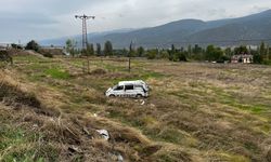 Kastamonu'da minibüs, şarampole devrildi: 2 yaralı