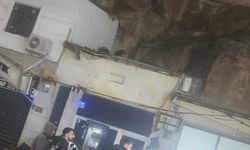 Kayseri'de 50 metre yükseklikten iş yerlerinin üzerine otomobilin sürücüsü yaralandı