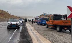 Kırıkkale'de servis midibüsü devrildi: 14 yaralı