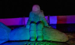 Kum heykeller arasında çocuklardan astronotlara soru yağmuru