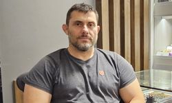 Kuyumculara sahte altın satan şüpheliler, şampiyon güreşçinin ihbarıyla yakalandı