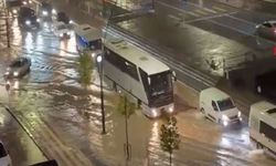 Malatya'da sağanak nedeniyle yollarda su birikintileri oluştu