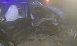 Mardin'de hafif ticari araç ile otomobil çarpıştı: 1 ölü, 3 yaralı