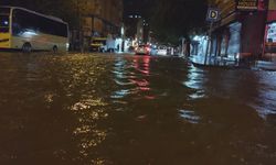 Mardin'de sağanak; ev ve iş yerlerini su bastı (2)
