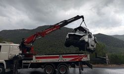 Mersin'de minibüs bahçeye yuvarlandı: 1'i ağır, 17 yaralı / Ek fotoğraflar