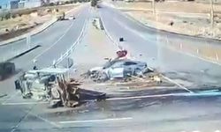 MHP Milletvekili Karakoç'un yaralandığı kaza anı kamerada
