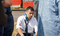 Midibüs, kaygan yolda devrildi; 17 yaralı (2)