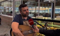 'Mozart sütlüsü' ile müşterilerinin damağına, uduyla da kulaklarına hitap ediyor