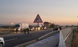 Otomobil, bisikletli çocuğa çarptı: 2 yaralı