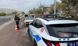 Otomobille hastaneye götürülürken yolda öldü