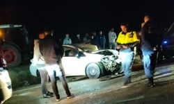 Otomobiller kafa kafaya çarpıştı; 1 ölü, 3 yaralı
