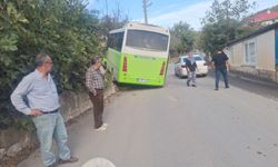 Özel halk otobüsü duvara çarptı: 10 yaralı
