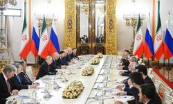 Putin ve Pezeşkiyan, Moskova'da görüştü