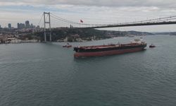 Rusya'da İHA saldırısına uğrayan 'Nelsa' isimli tanker İstanbul Boğazı'ndan geçti / Geniş haber